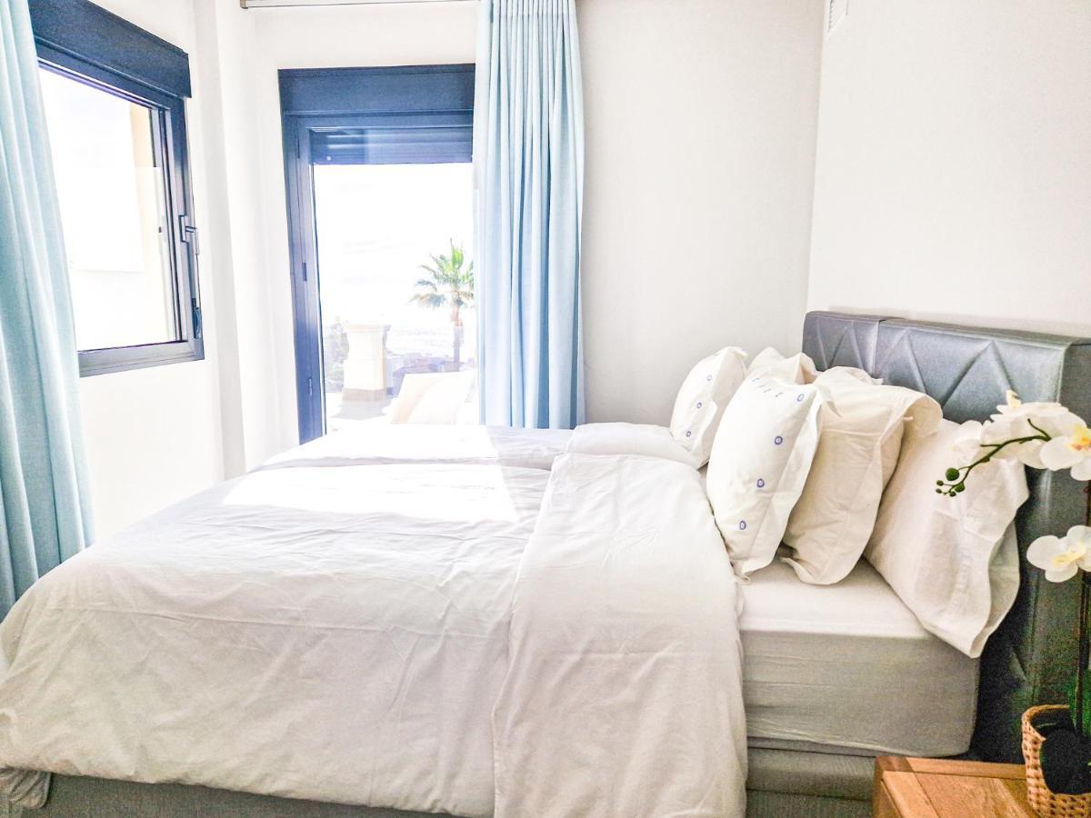 Luxury 2 Bedrooms Apt With Seaview Blue Suite 4104 마닐바 외부 사진