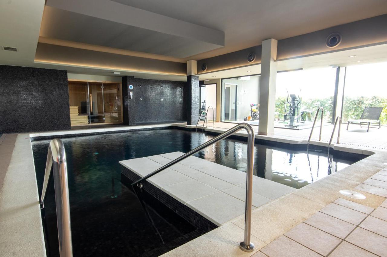 Luxury 2 Bedrooms Apt With Seaview Blue Suite 4104 마닐바 외부 사진
