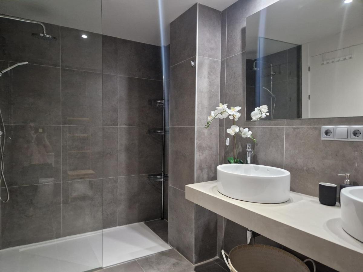 Luxury 2 Bedrooms Apt With Seaview Blue Suite 4104 마닐바 외부 사진