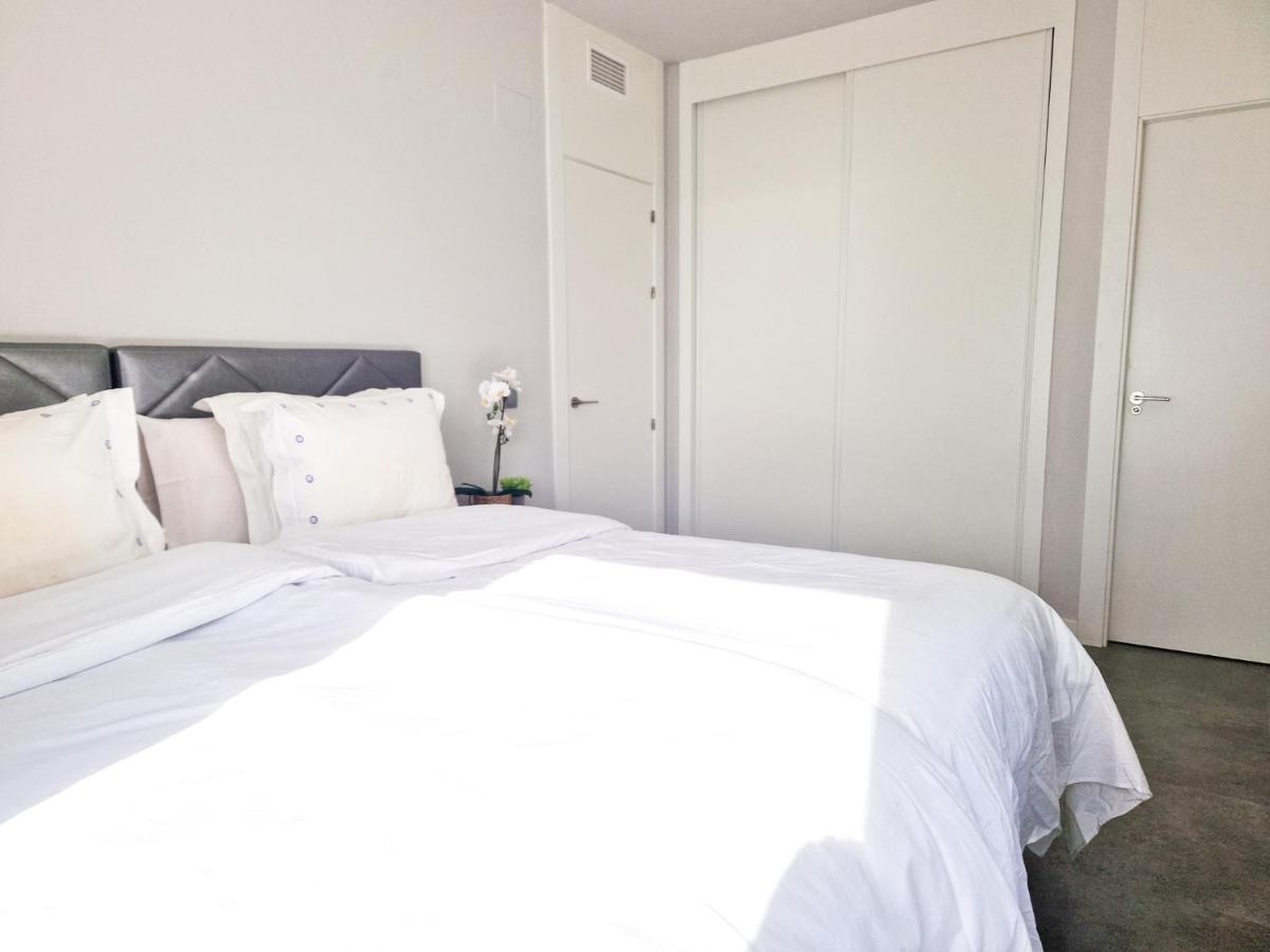 Luxury 2 Bedrooms Apt With Seaview Blue Suite 4104 마닐바 외부 사진